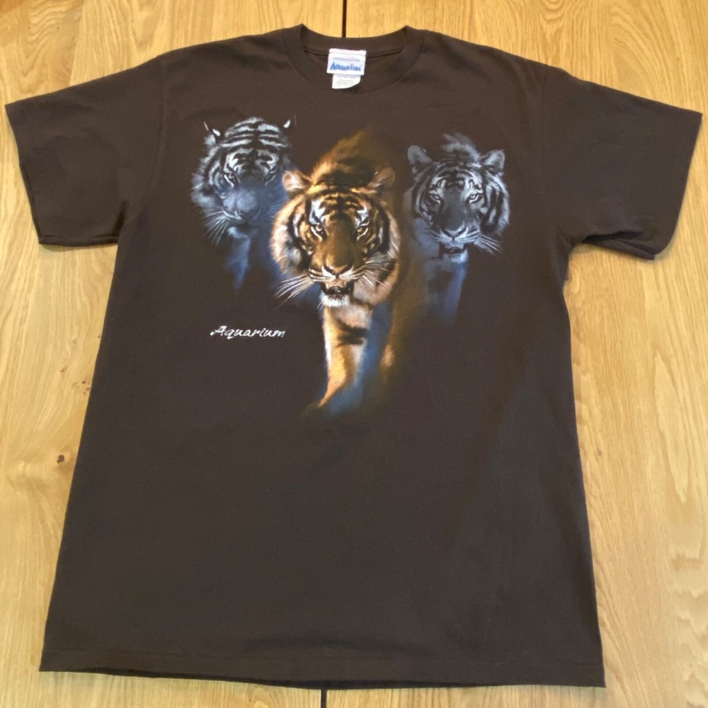 Aquarium Tiger Graphic T-Shirt Men's Large Y2K Wildlife Big Cat Tee‎